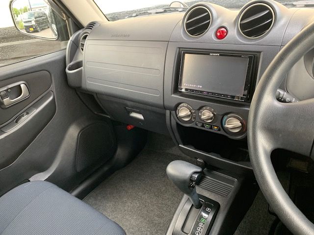 Nissan KIX 2012-07 6885-26