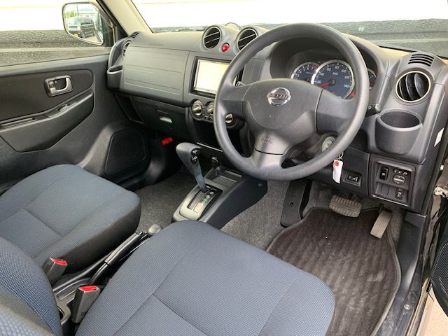 Nissan KIX 2012-07 6885-1