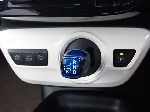 Toyota PRIUS 2016-11 193773-15