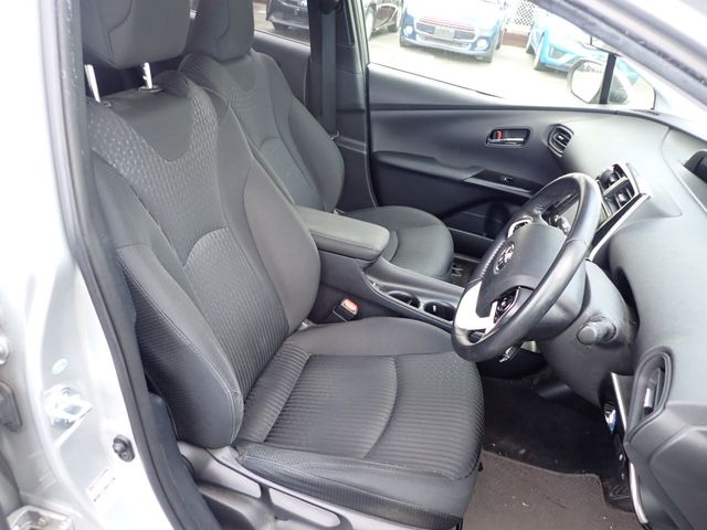 Toyota PRIUS 2016-11 193773-21