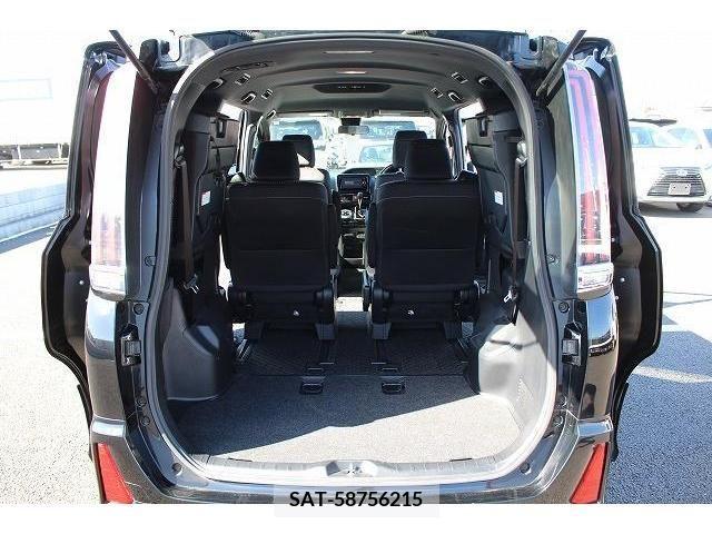 Toyota NOAH 2017-12 215815-16