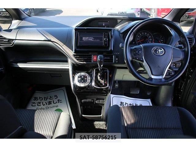Toyota NOAH 2017-12 215815-14