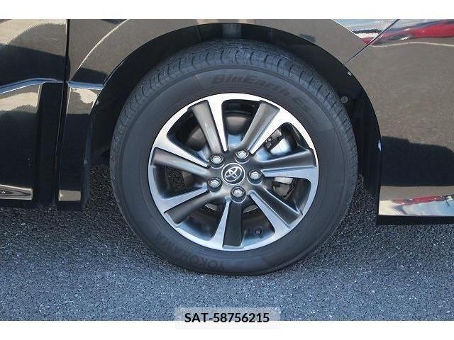 Toyota NOAH 2017-12 215815-9