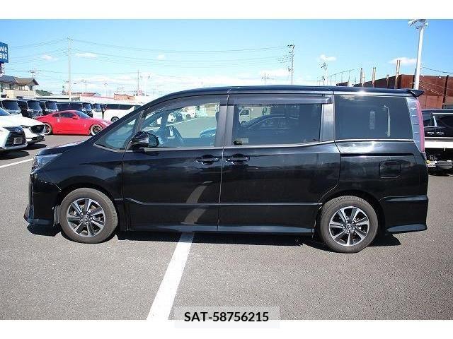 Toyota NOAH 2017-12 215815-6