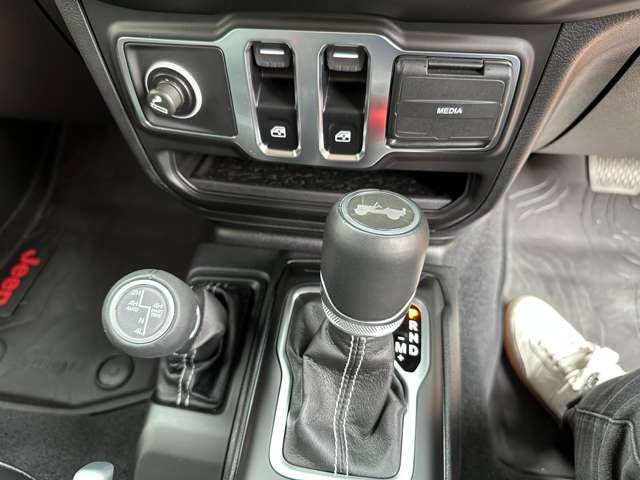 Jeep WRANGLER 2021-08 183977-8