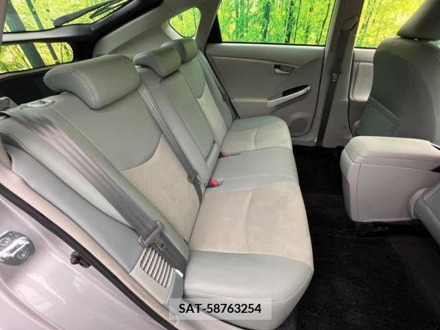 Toyota PRIUS 2012-06 382599-7