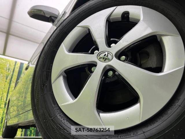 Toyota PRIUS 2012-06 382599-11