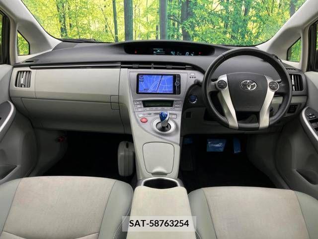 Toyota PRIUS 2012-06 382599-1