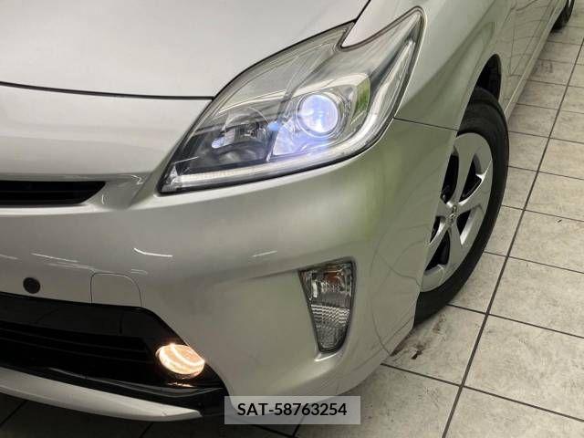 Toyota PRIUS 2012-06 382599-10