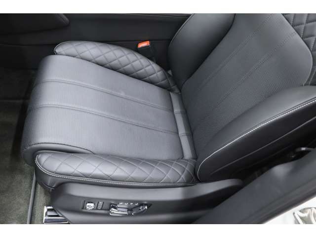 Bentley BENTAYGA 2017-04 23701-5
