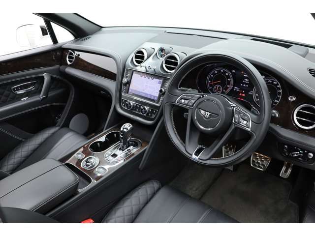 Bentley BENTAYGA 2017-04 23701-1