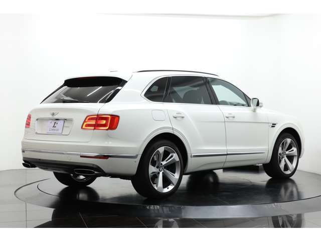 Bentley BENTAYGA 2017-04 23701-19