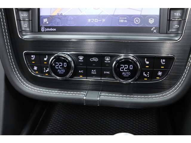 Bentley BENTAYGA 2017-04 23701-12