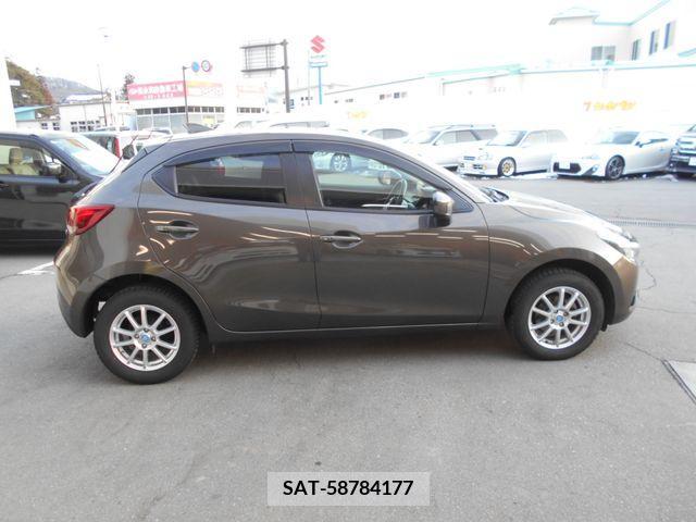 Mazda DEMIO 2016-03 214761-3