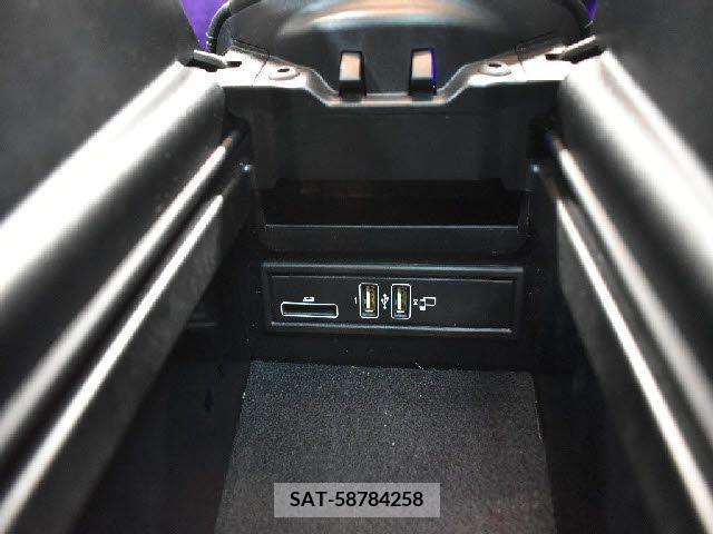Mercedes Benz E-CLASS 2018-05 227285-14