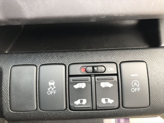 Honda e 2012-06 6458-24