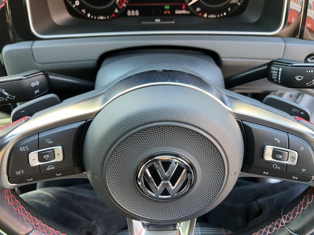 VolksWagen GOLF GTI 2018-04 182034-15