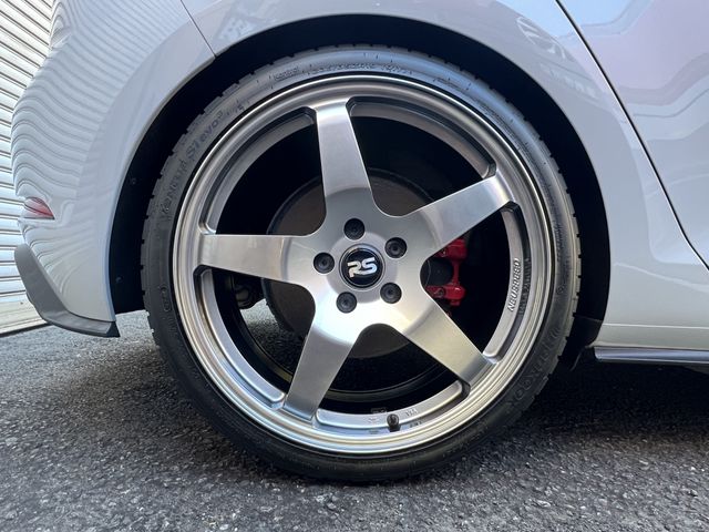 VolksWagen GOLF GTI 2018-04 182034-4