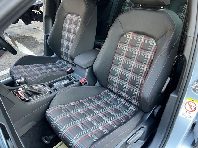 VolksWagen GOLF GTI 2018-04 182034-17