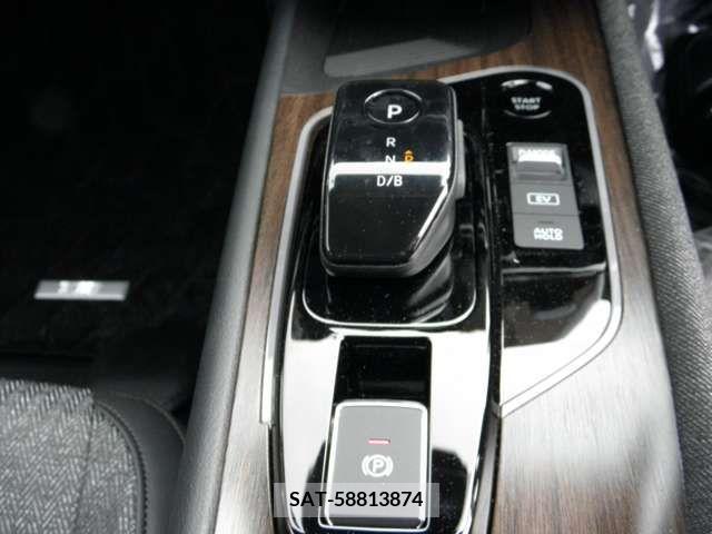 Nissan AURA 2024-02 292957-10
