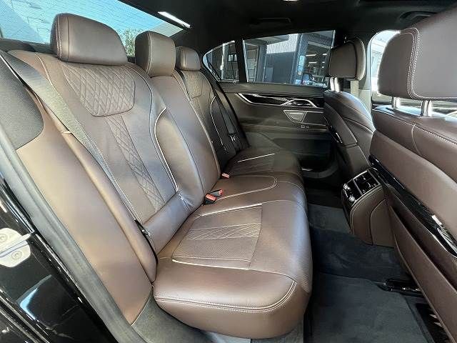 Bmw 7 SERIES 2018-06 15348-5