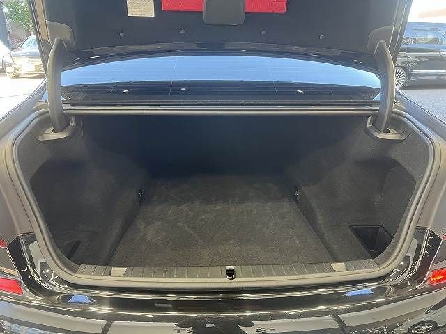 Bmw 7 SERIES 2018-06 15348-16
