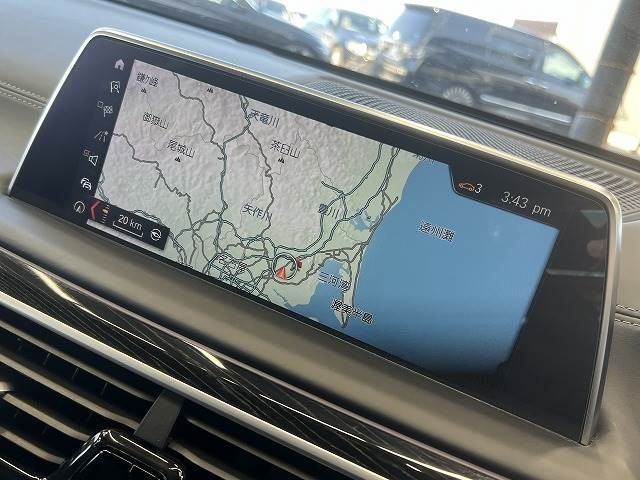 Bmw 7 SERIES 2018-06 15348-2
