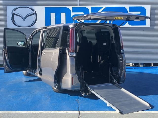 Toyota NOAH 2017-11 192473-0