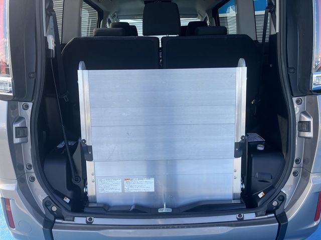 Toyota NOAH 2017-11 192473-9