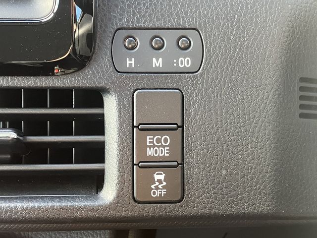 Toyota NOAH 2017-11 192473-22