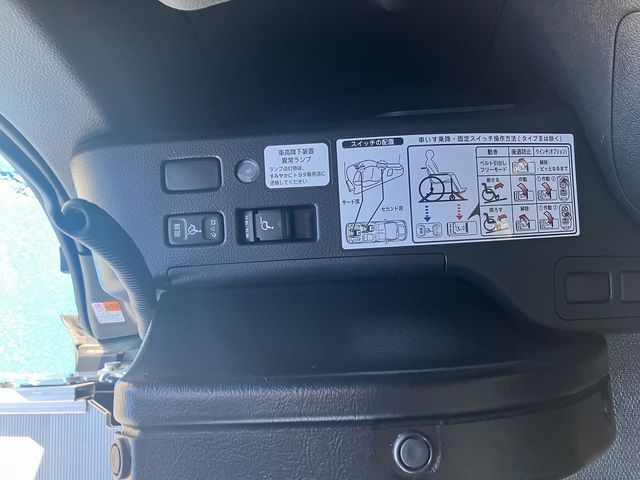 Toyota NOAH 2017-11 192473-15