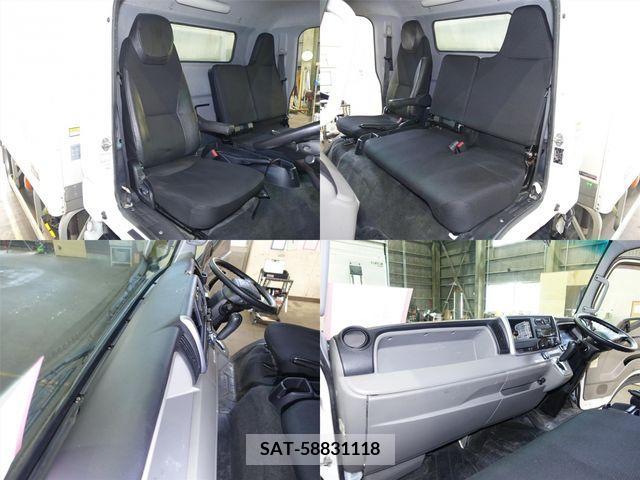 Mitsubishi CANTER 2017-06 302630-13