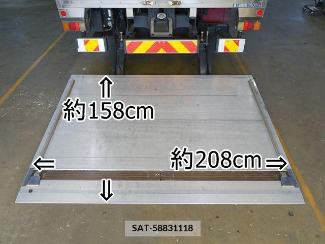Mitsubishi CANTER 2017-06 302630-2