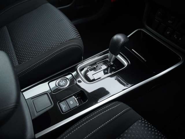 Mitsubishi OUTLANDER 2018-01 25417-12