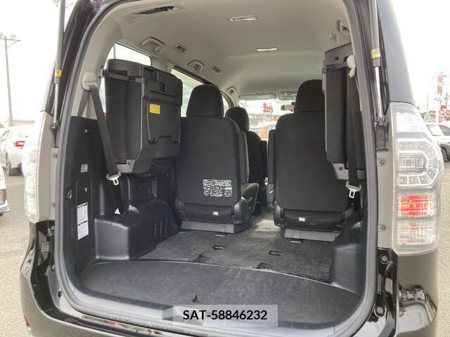 Toyota VOXY 2012-02 209331-19