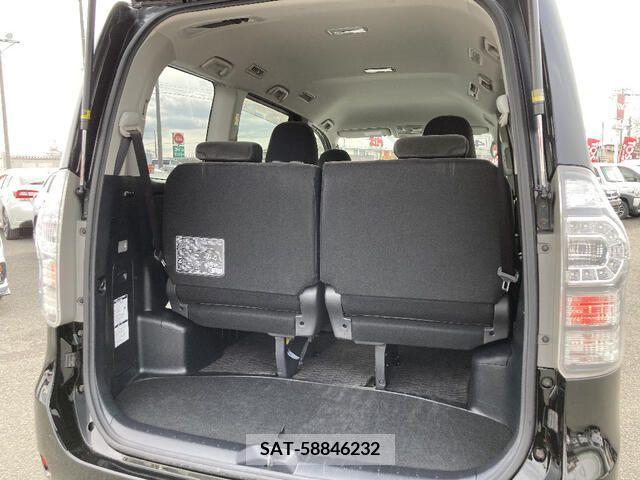 Toyota VOXY 2012-02 209331-18