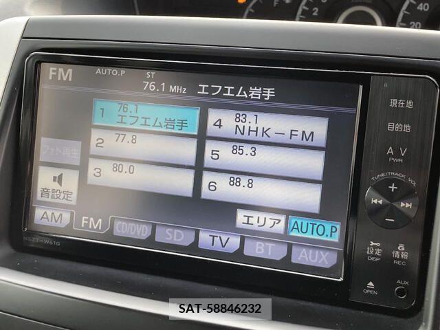 Toyota VOXY 2012-02 209331-3