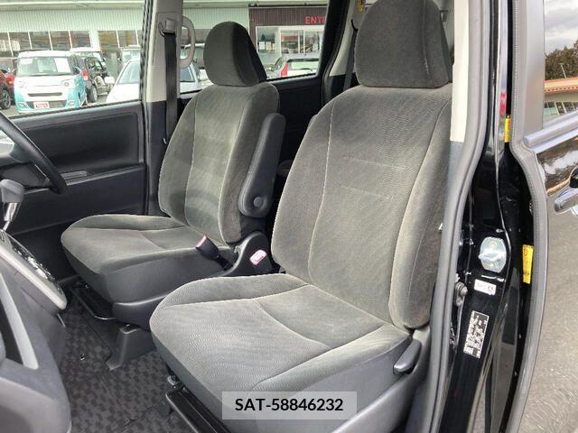 Toyota VOXY 2012-02 209331-12