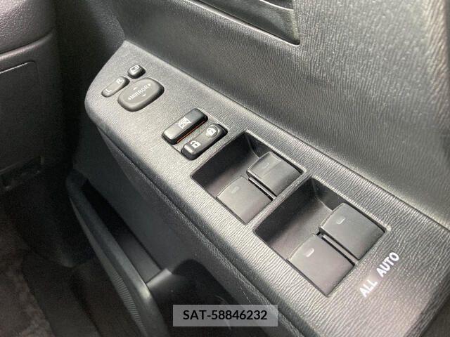 Toyota VOXY 2012-02 209331-9