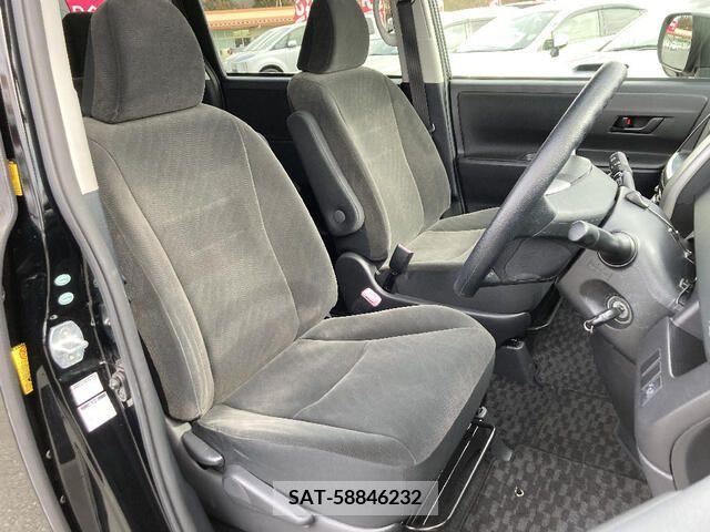 Toyota VOXY 2012-02 209331-11