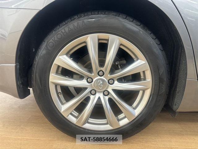 Nissan FUGA 2015-03 396686-23