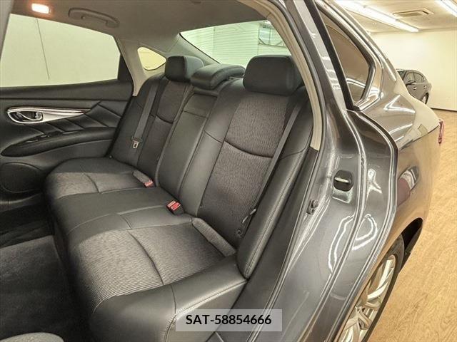 Nissan FUGA 2015-03 396686-29