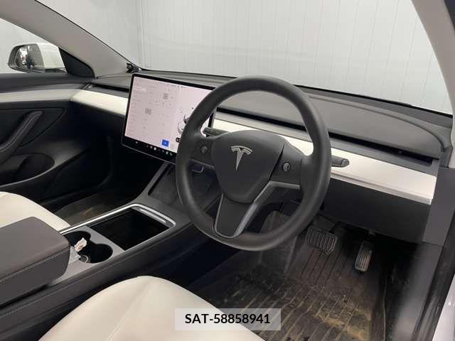 Tesla MODEL 3 2021-08 332386-1