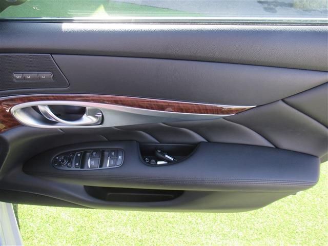 Nissan FUGA HYBRID 2021-02 195364-17