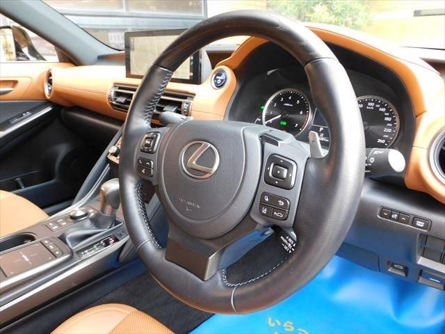 Lexus IS 2020-11 18949-23