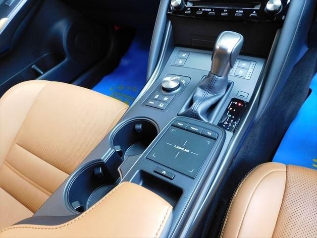 Lexus IS 2020-11 18949-22