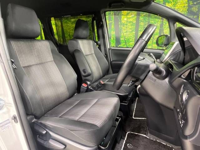 Toyota VOXY 2018-07 27999-8