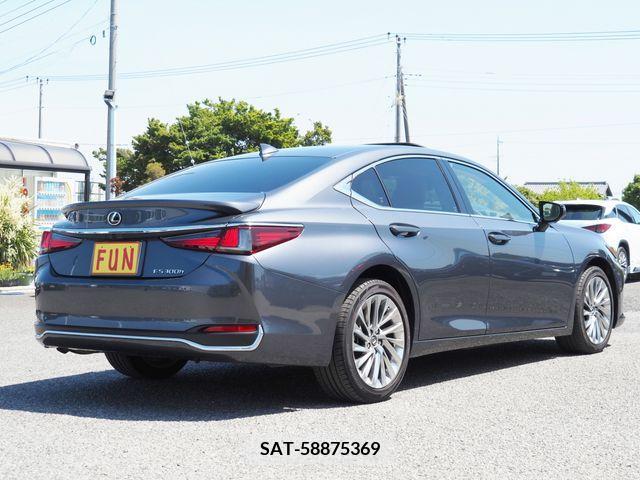 Lexus ES 2023-01 275261-4