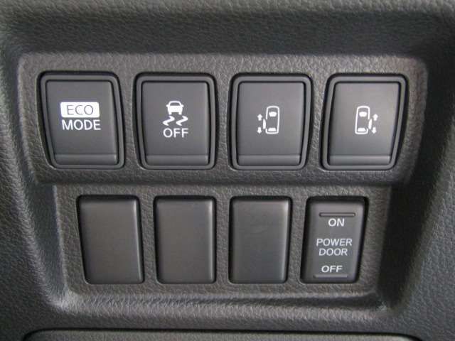 Nissan ELGRAND 2013-03 6100-14