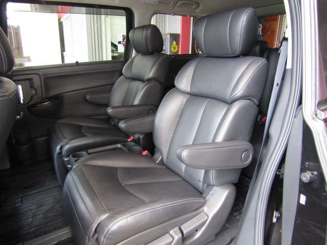 Nissan ELGRAND 2013-03 6100-9